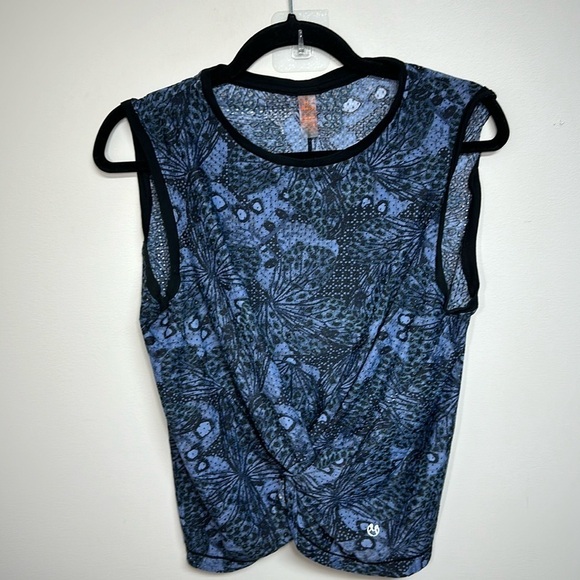 Maaji Perforated Tank Blue Front Knot Medium - Picture 4 of 4